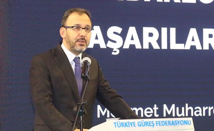 Bakan Kasapoğlu, Türkiye Büyükler Serbest Güreş Şampiyonası açılış törenine katıldı