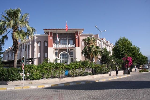 Cezadan kurtulmak için LÖSEV ve Mehmetçiğe 10 bin TL bağış yaptı