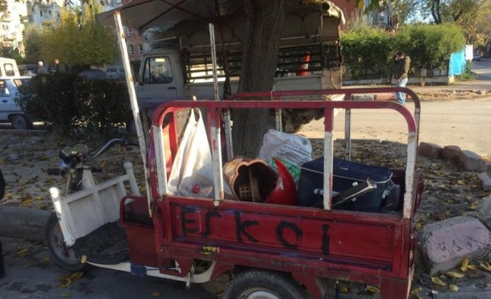 Demir toplarken kalp krizi geçiren eskici hayatını kaybetti