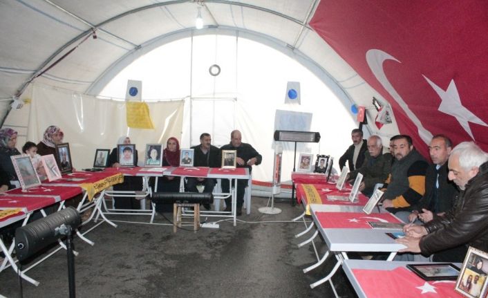 Evlat nöbetindeki ailelerden Emine Erdoğan’a teşekkür