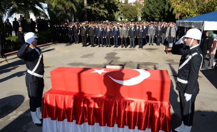 Görevi başında kalp krizi geçirerek hayatını kaybeden polis memleketine uğurlandı