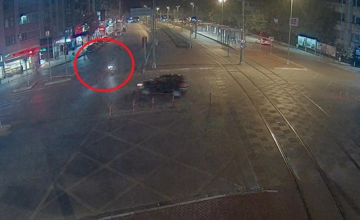 Kırmızı ışık ihlali ile motosikletli gencin ölümüne neden olan sürücüye 5 yıl hapis