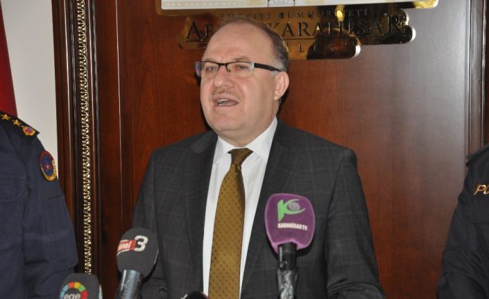 Afyonkarahisar Valisi Tutulmaz’dan kar tatili açıklaması: “Çocuklarımızı zor durumda bırakmayız”