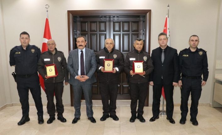 Ankara İl Emniyet Müdürü’nden görevi dolan bekçilere ödül