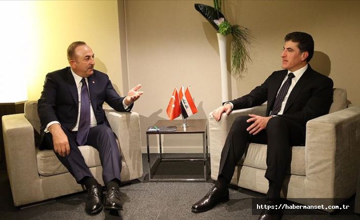Bakan Çavuşoğlu Davos'ta Barzani ile bir araya geldi