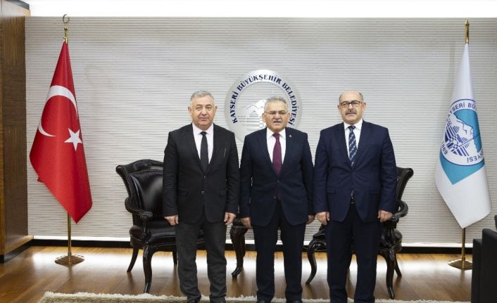 Başkan Büyükkılıç, Devlet Tiyatroları Genel Müdür Yardımcısı ile makamında görüştü