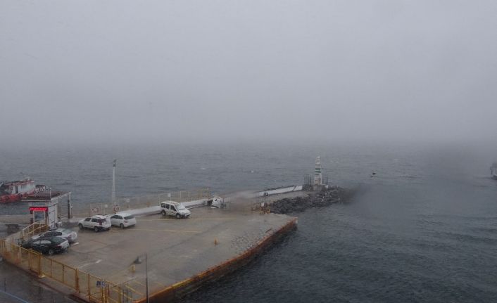 Çanakkale Boğazı transit gemi geçişlerine kapatıldı