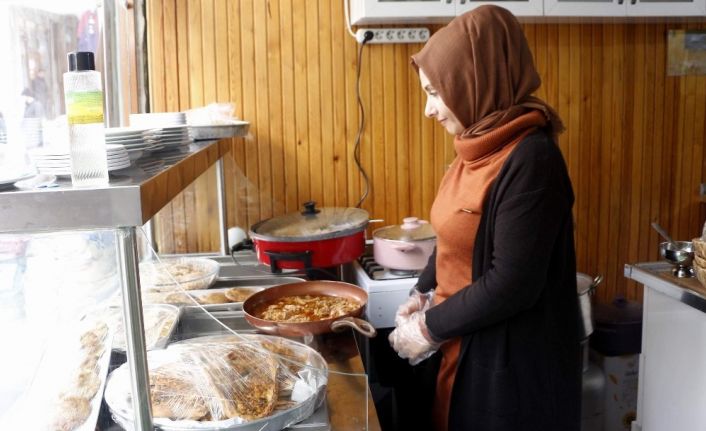 Eşi terk etti, tek başına verdiği hayat mücadelesinde iş yeri sahibi oldu