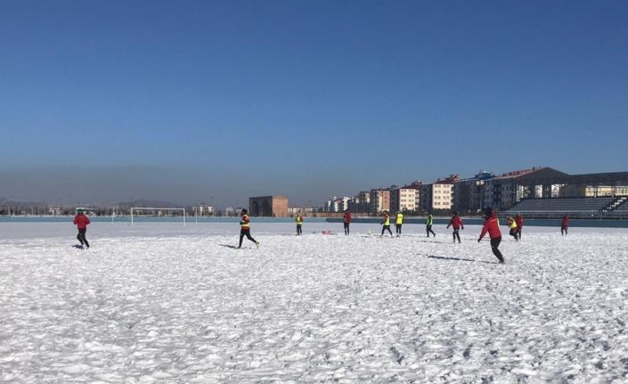 Kars 36 Spor Yakudiye Spor karşılaşması hazırlıklarını sürdürüyor