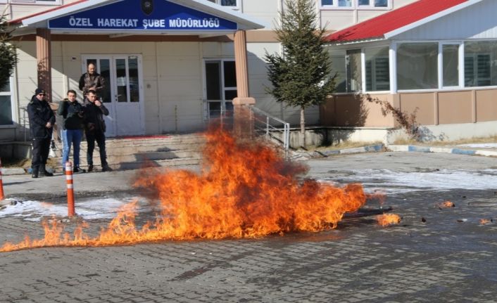 Kars’ta polisten gerçeği aratmayan tatbikat