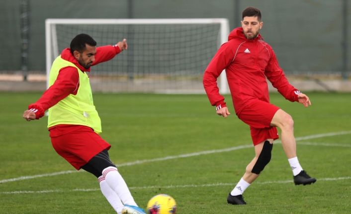 Lider Sivasspor tam gaz çalışıyor