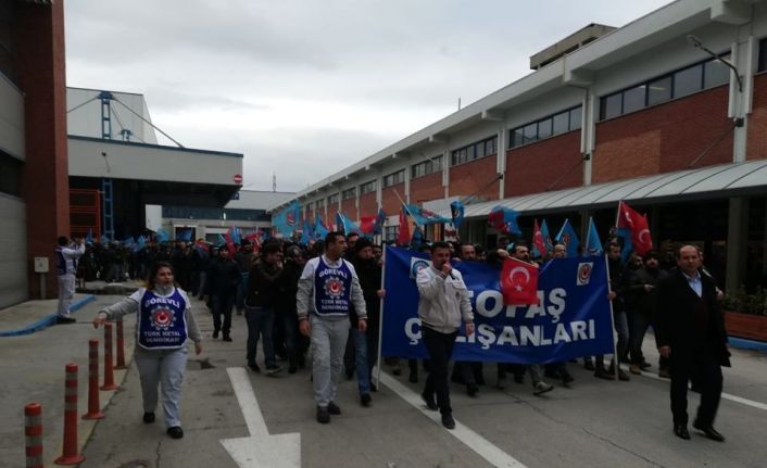 Otomotiv sektöründe üretim durdu...İşçiler yüzde 8’lik zammı beğenmediler, iş bıraktılar