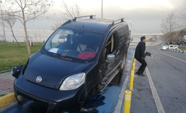 (Özel) Babasından uyurken arabayı kaçıran genç, drift yaparaken polise yakalandı, kaza yaptı