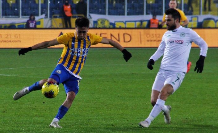 Süper Lig: MKE Ankaragücü: 0 - İttifak Holding Konyaspor: 0 (İlk yarı)