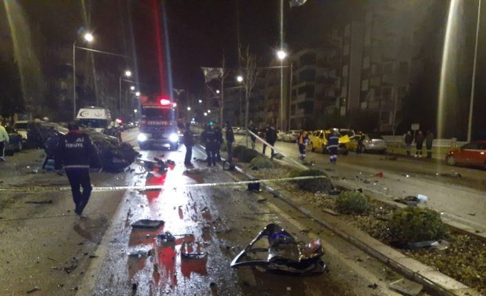 1 kişinin öldüğü, 3 kişinin yaralandığı korkunç kaza güvenlik kamerasında