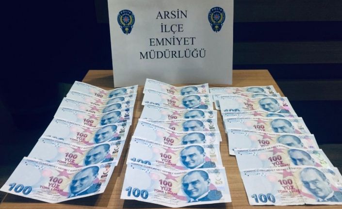 Baba oğluna verdiği sahte para ile yakalandı