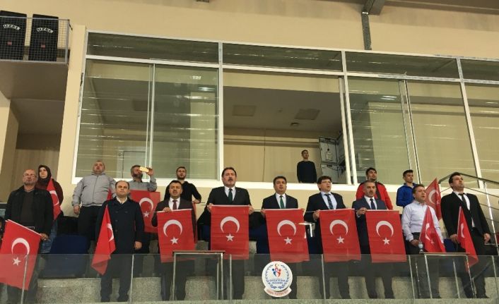 Gençlik ve Spor Hizmetleri İl Müdürü Murat Eskici: “Vatansever sporcular ve idareciler sayesinde, milletimizin sırtı yere gelmeyecek”