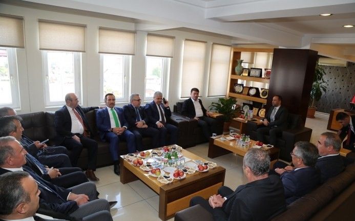 Komşu İllerin Vali, Belediye Başkanı, İl Genel Meclis Başkanları Niğde Belediye Başkanı Emrah Özdemir’e Ziyaret