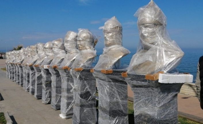 16 Türk büyüğünün büstü Akçakoca’ya geldi
