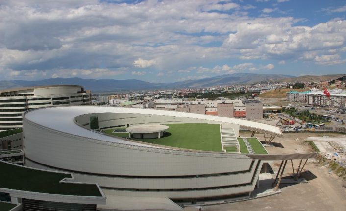 Açılışı henüz yapılmayan Erzurum Şehir Hastanesi korona virüs için teyakkuzda