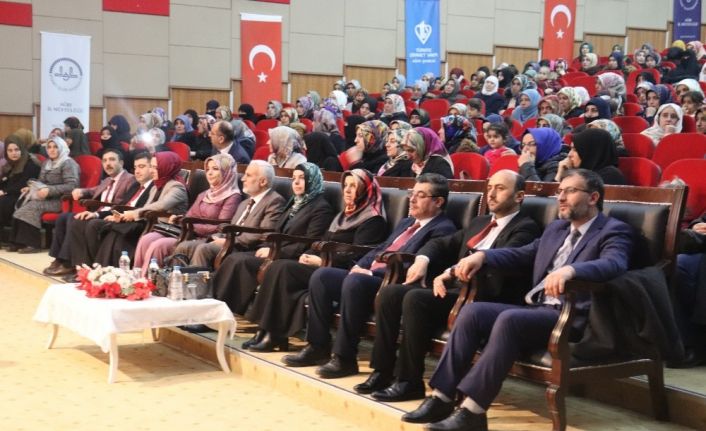 Ağrı’da ’Hakları ve Saygınlığı ile İslam’da Kadın’ konferansı düzenlendi