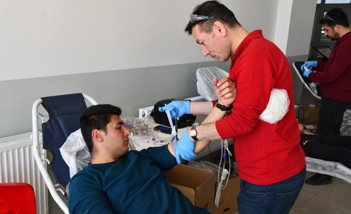 Aksaray’da öğrencilerden kan ve kök hücre bağışı