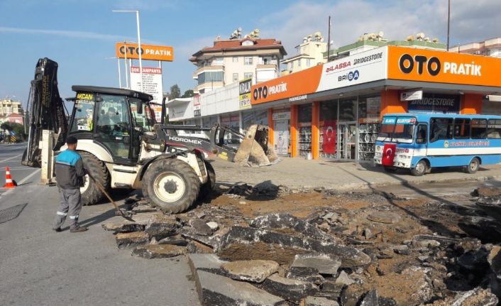 Alanya’dan mahallelerde eş zamanlı onarım çalışması