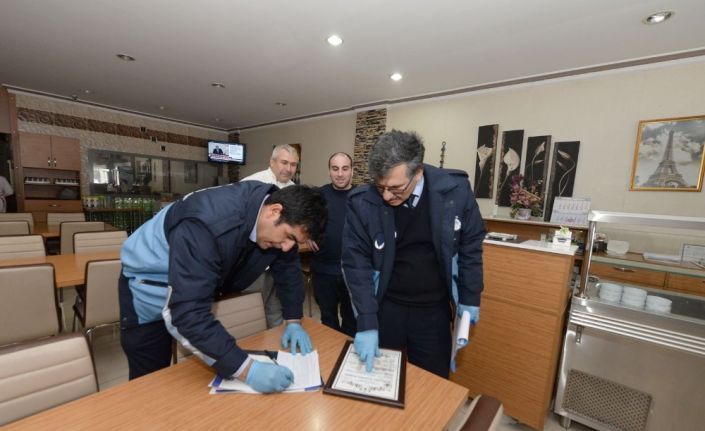 Altındağ zabıtası korona virüs tedbirlerine uyulup uyulmadığını kontrol ediyor