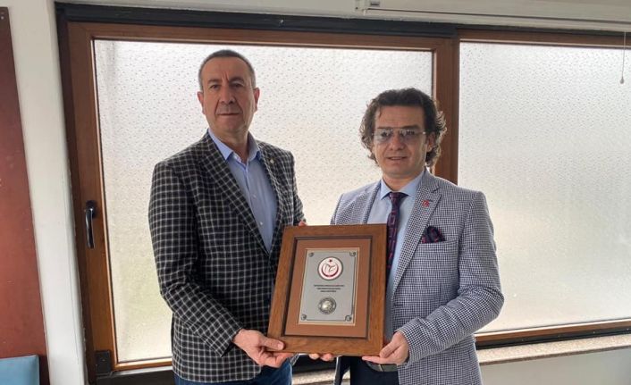 Asbaşkan Göksu’dan Isparta Belediyesi’ne teşekkür plaketi