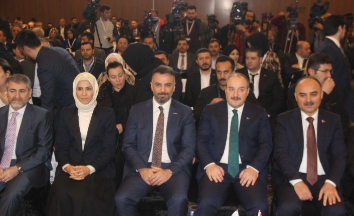 Bakan Varank’tan ’Korona virüs’ açıklaması: "Medikal ürünlerde kara borsa oluşmasına asla müsaade etmeyeceğiz”