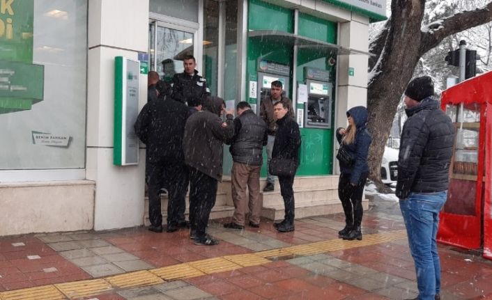 Bazı bankalarda korona virüs uygulaması