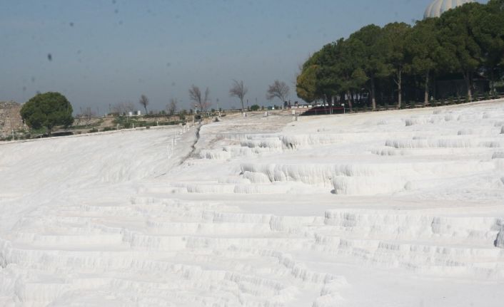 ’Beyaz cennet’ Pamukkale’ye gelen turist sayısı yüzde 30-35 seviyelerinde azaldı