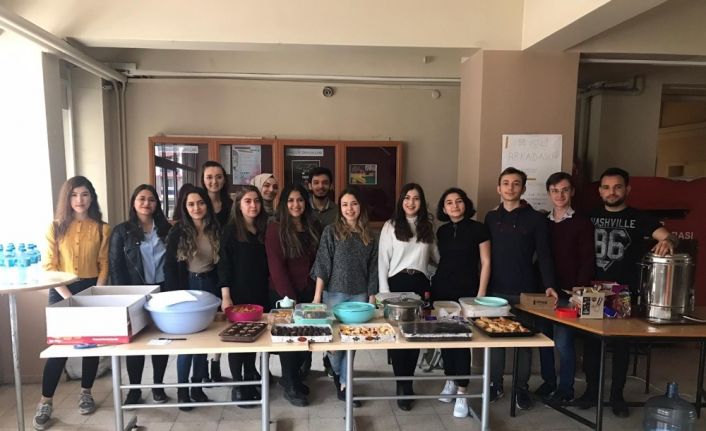 Bir engelliyi sevindirmek için bir araya geldiler