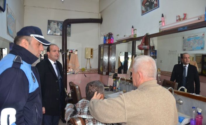 Boyabat Belediyesi zabıta ekipleri berberleri bilgilendirdi