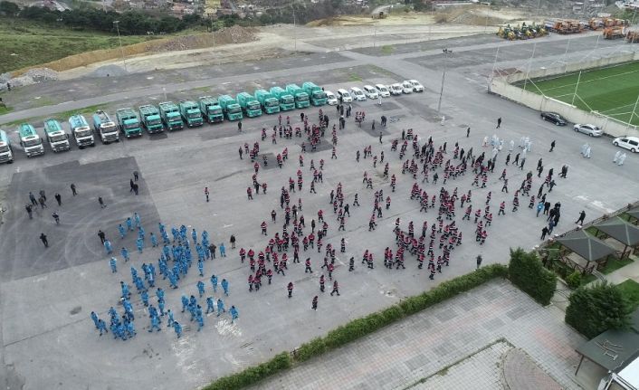Cadde ve sokakları temizleyen temizlik ordusu havadan görüntülendi