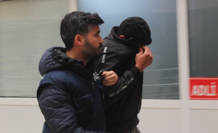 Çaldıkları motosikletle hırsızlık yaparken yakalandılar