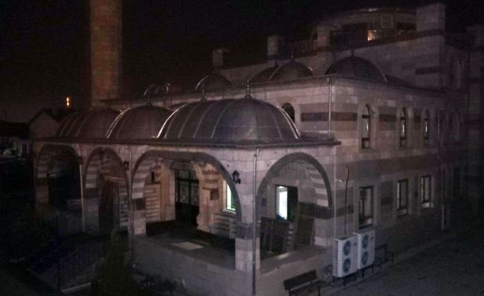 Camilerden korona virüs salgınının son bulması için dua sesleri yükseldi