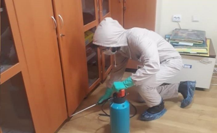 Çorum’da okullar korona virüsüne karşı dezenfekte ediliyor