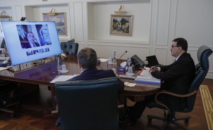 Enerji ve Tabii Kaynaklar Bakanı Dönmez sektör temsilcileriyle görüştü