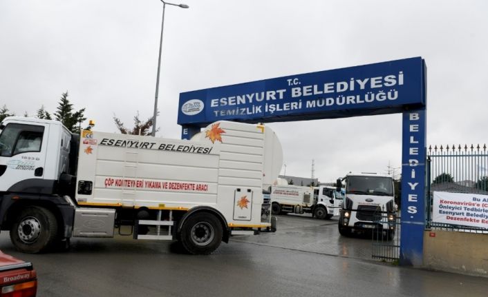 Esenyurt’ta cadde ve sokaklar korona virüse karşı yıkanıyor