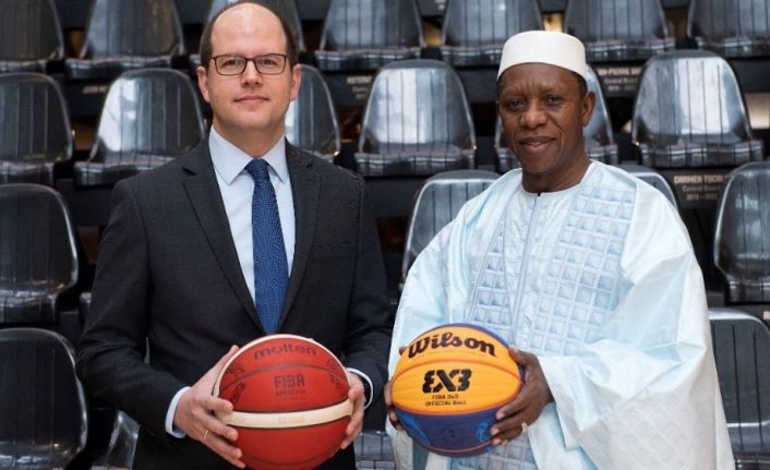 FIBA Başkanı Niang ve Genel Sekreter Zagklis’den basketbol dünyasına mesaj