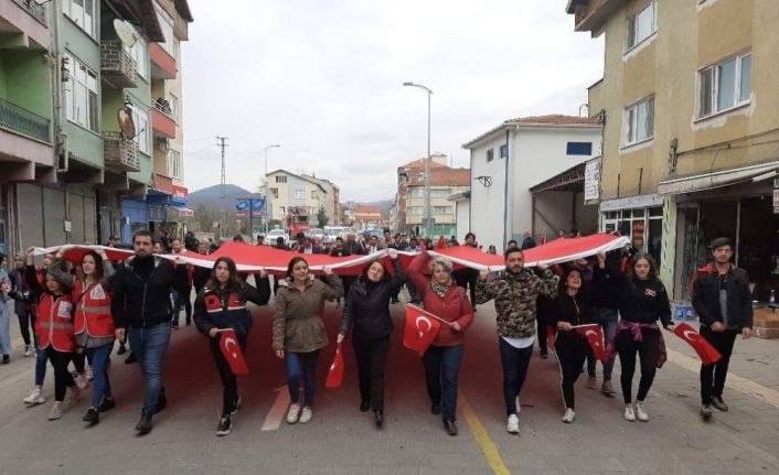 Gökçebey MYO öğrencileri şehitler için yürüdü