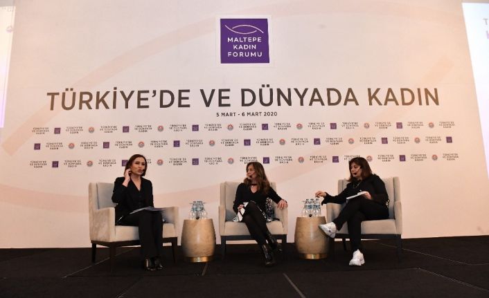 Gülben Ergen Maltepe’de “kız kardeşleri” ile buluştu