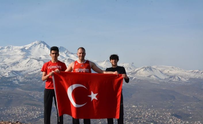 Hasketbol Genclik ve Spor Kulübünden Çanakkale Zaferi ve Şehitleri anma tırmanışı