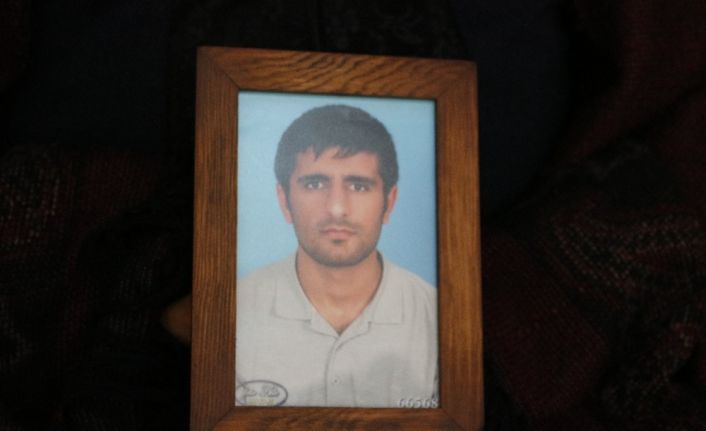 HDP önündeki evlat nöbetine bir aile daha katıldı