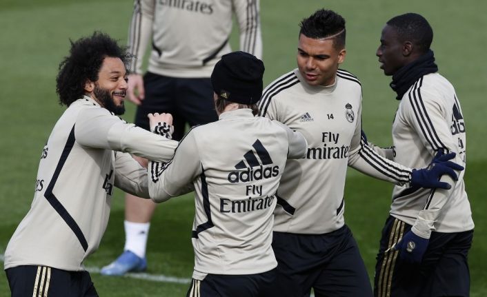 İspanya’da futbol durdu