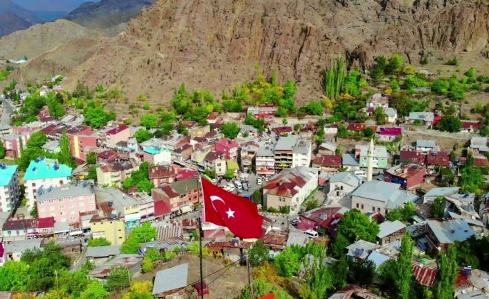 İstiklal Marşı’nın 41 mısrasını 41 kişiyle okudular