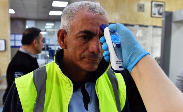 İzmir’de koronavirüse karşı ateş ölçerli önlem