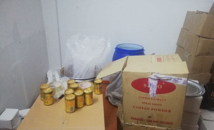 Kaçak olarak getirdikleri cinsel gücü artırıcı ilaçları, ’Göçük düzeltme’ deposunda saklamışlar