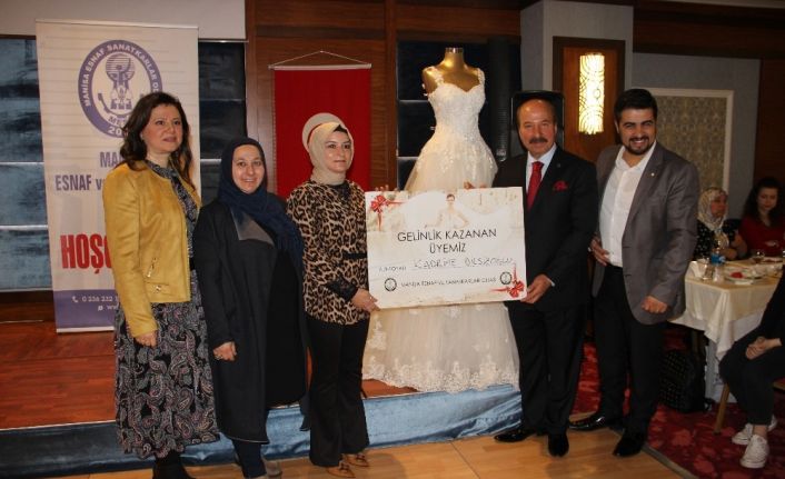 Kadınlar Günü etkinliğinde hediye yağmuru